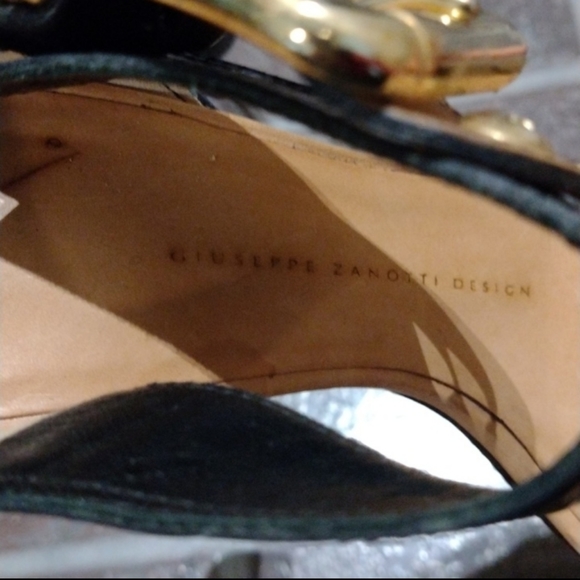 Giuseppe Zanotti buckle detail ankle strap black patent block heel size 8.5 - Picture 2 of 7